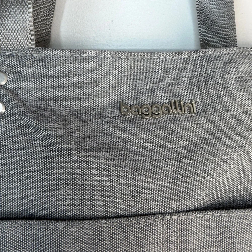 Baggallini carryall daily