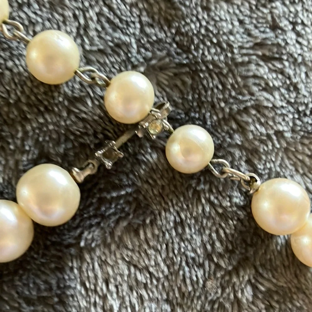Vintage sophistication adjustable