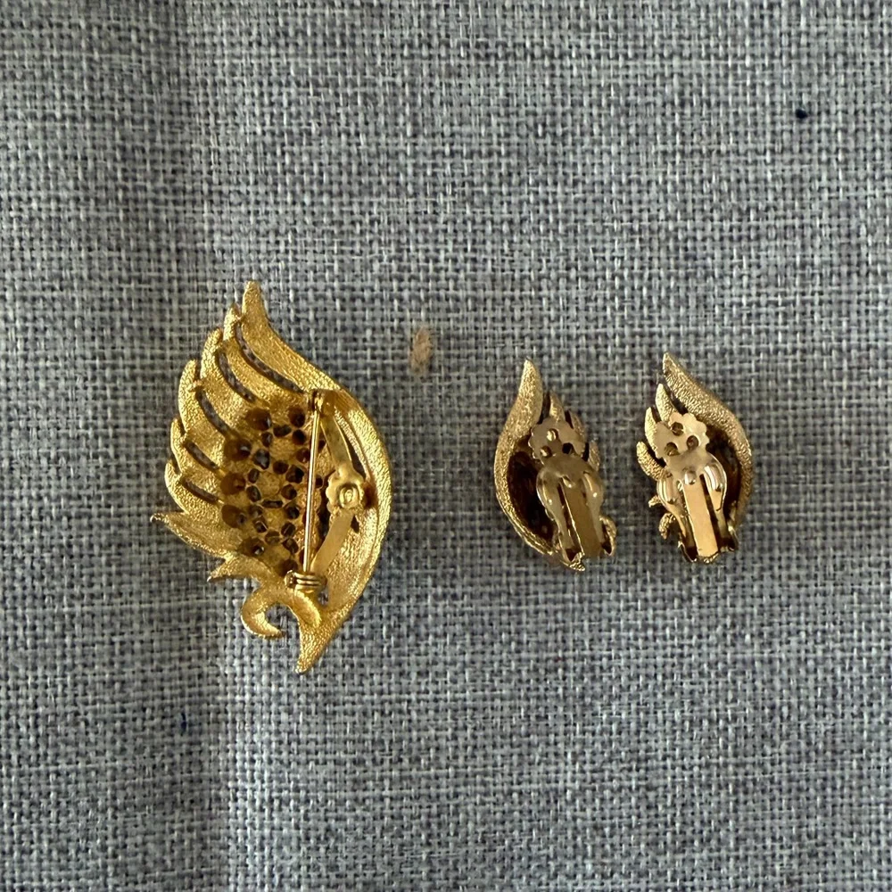N/A vintage gold