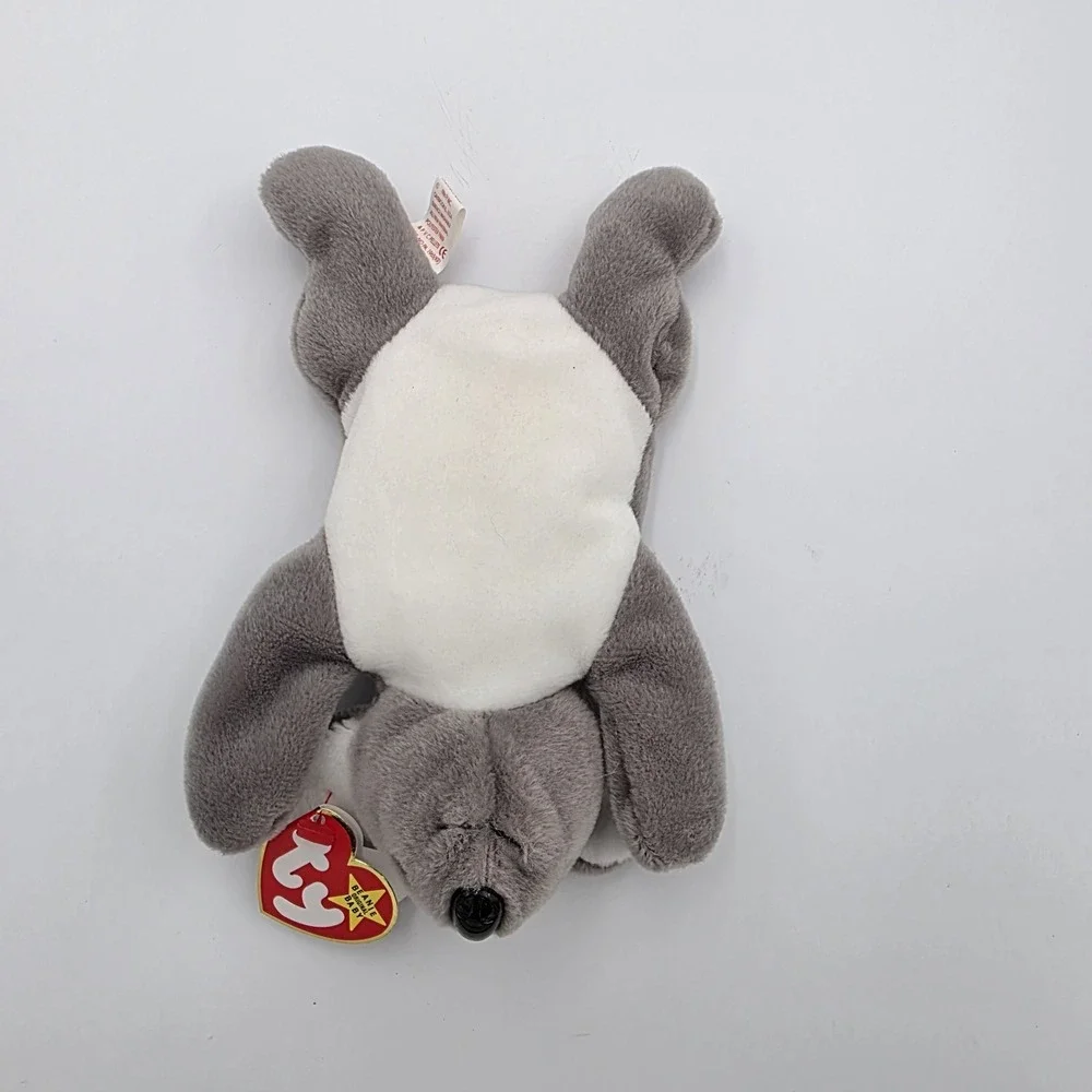 TYR ty beanie
