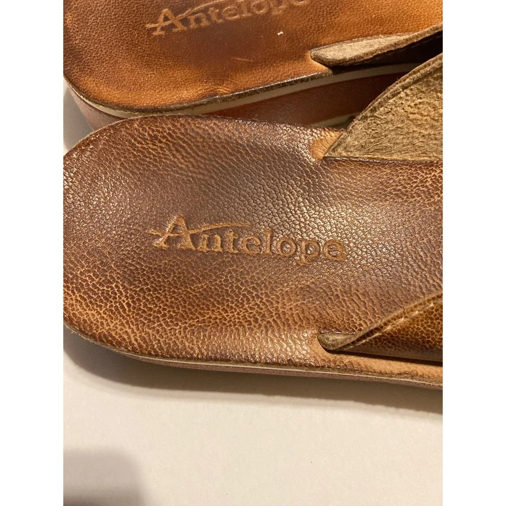 Antelope leather slide