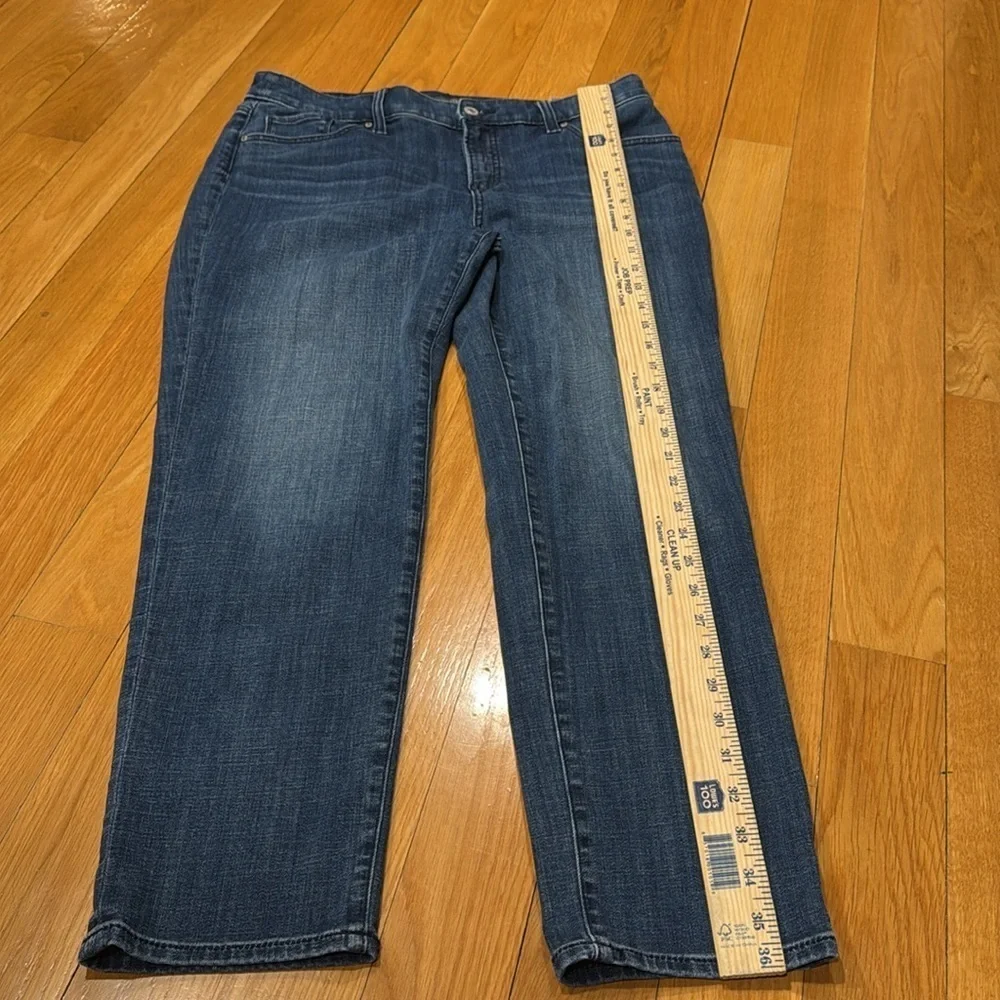 Chico’s so slimming girlfriend slim ankle leg size 8R .