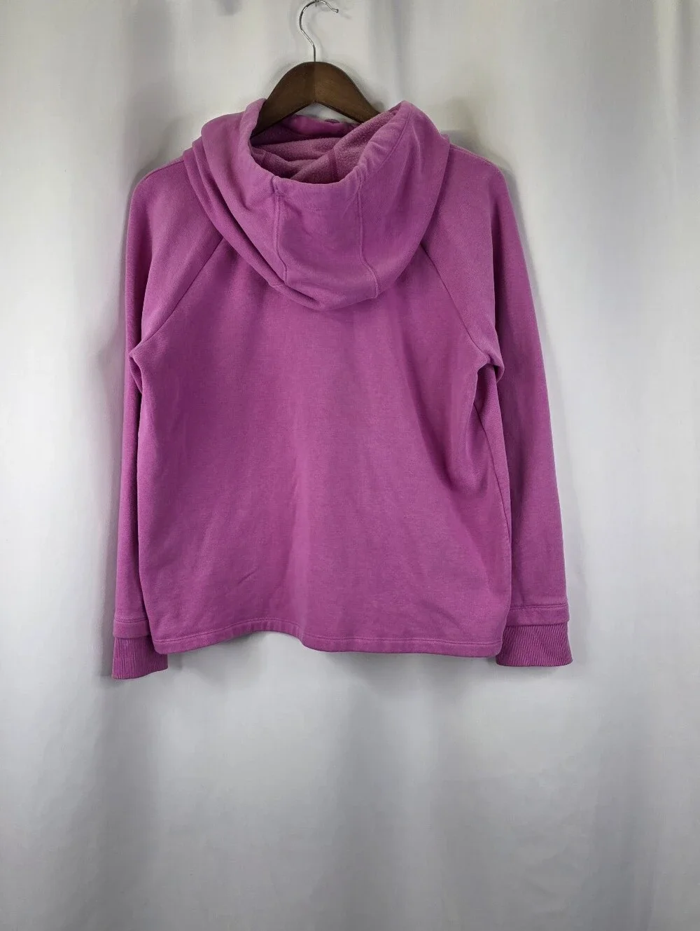 Under Armour Hoodie Women Medium Pink Loose Fit Pullover Sweatshirt Sweater Cozy
