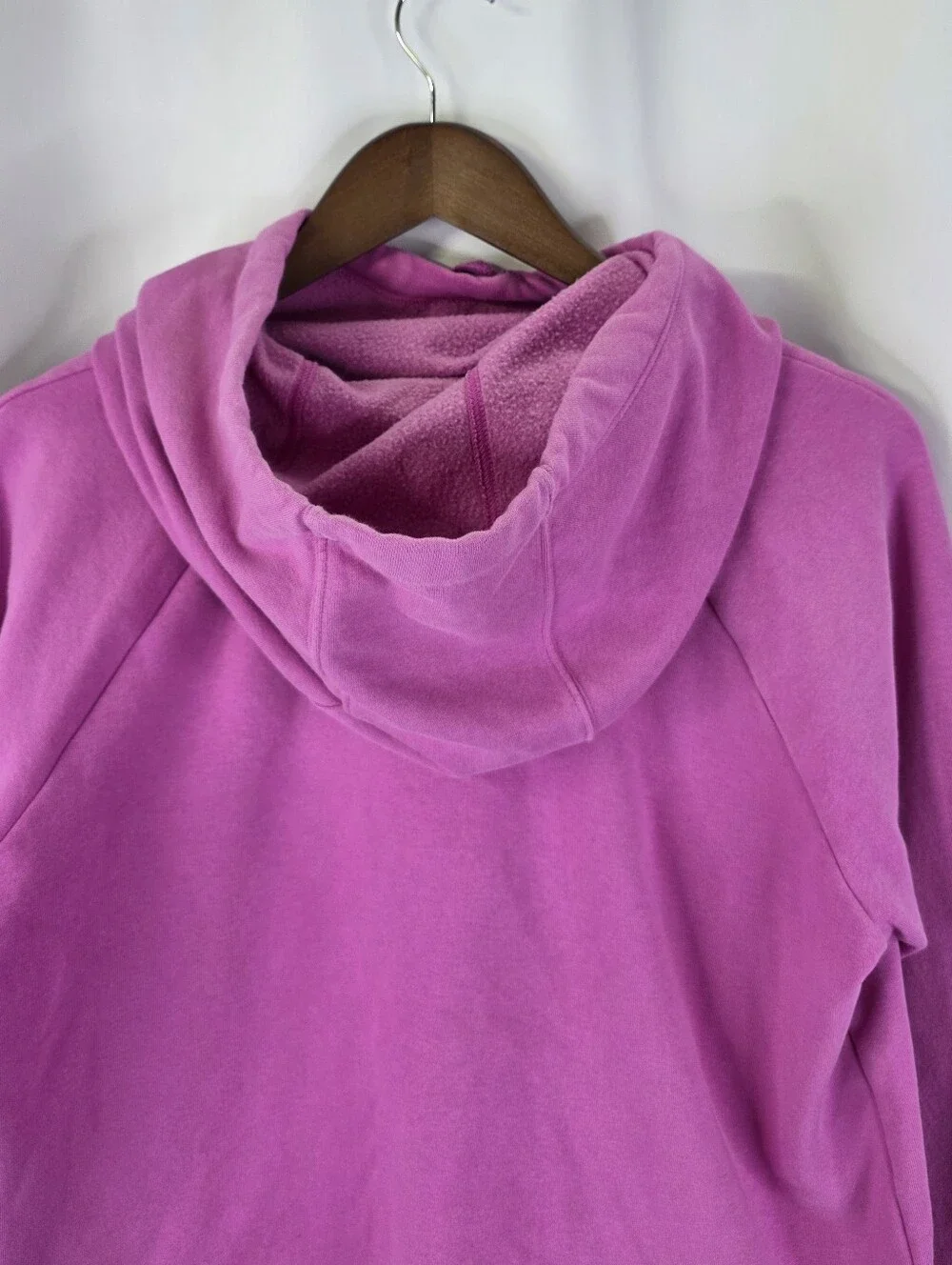 Under Armour Hoodie Women Medium Pink Loose Fit Pullover Sweatshirt Sweater Cozy