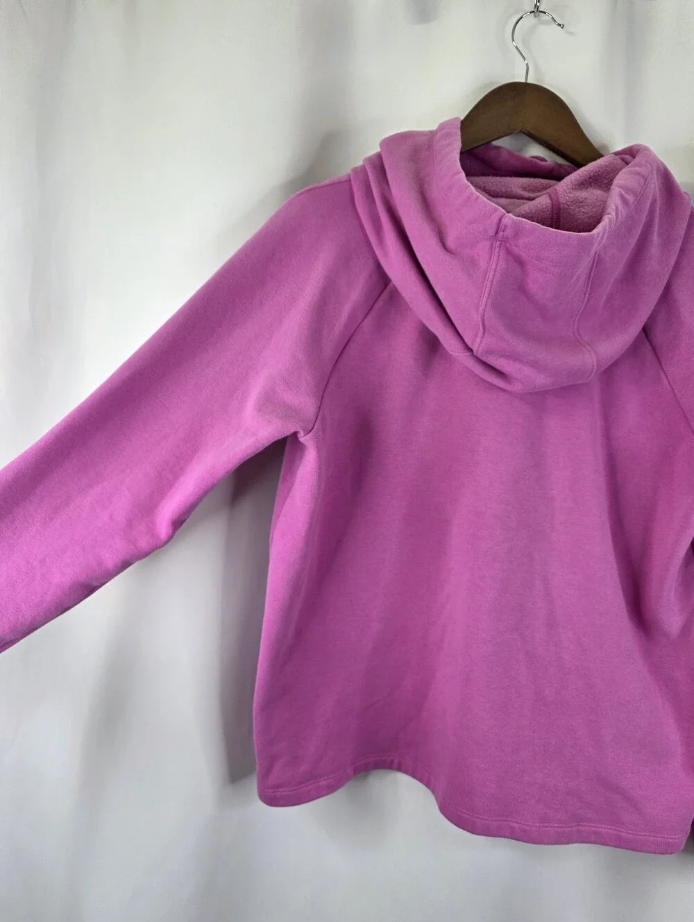 Under Armour Hoodie Women Medium Pink Loose Fit Pullover Sweatshirt Sweater Cozy