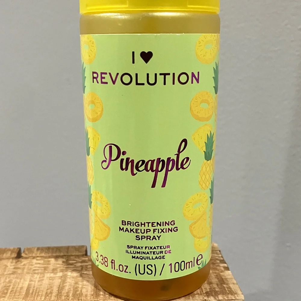 Revolution pineapple brightening