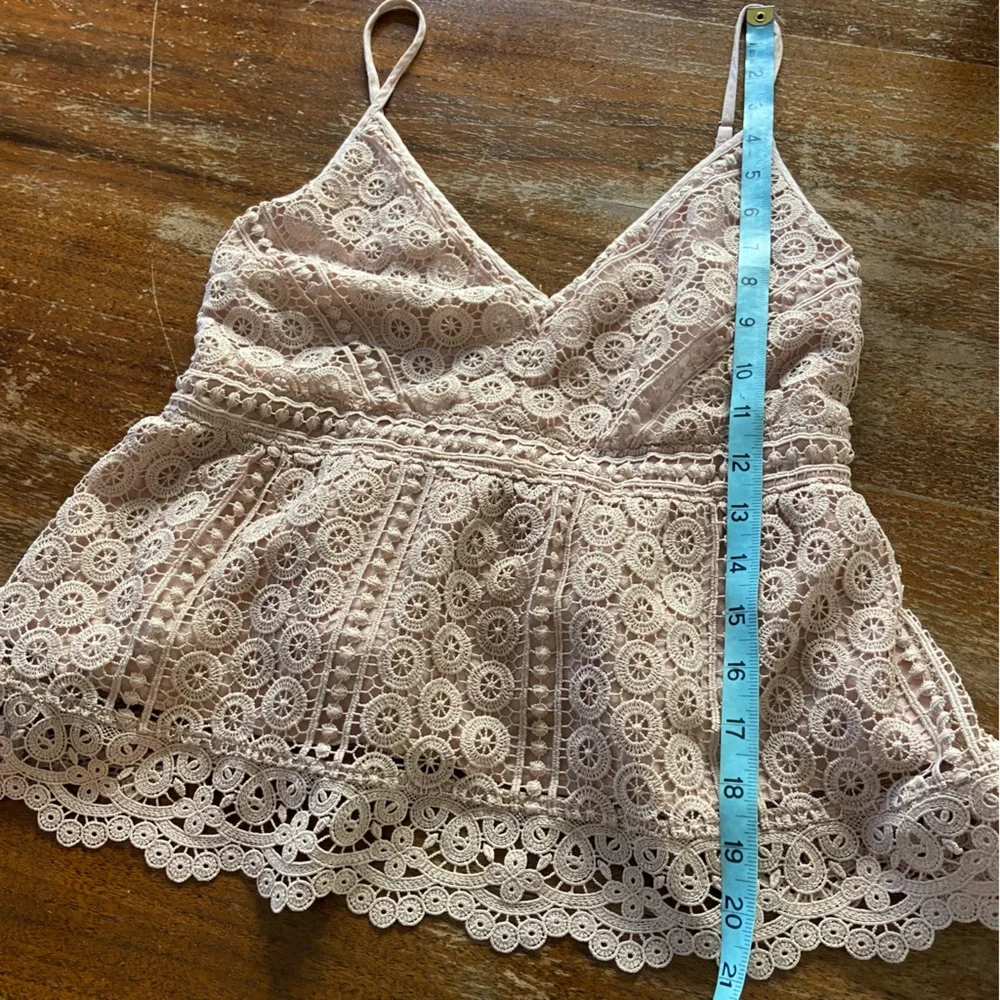 Abercrombie & Fitch delicate lace