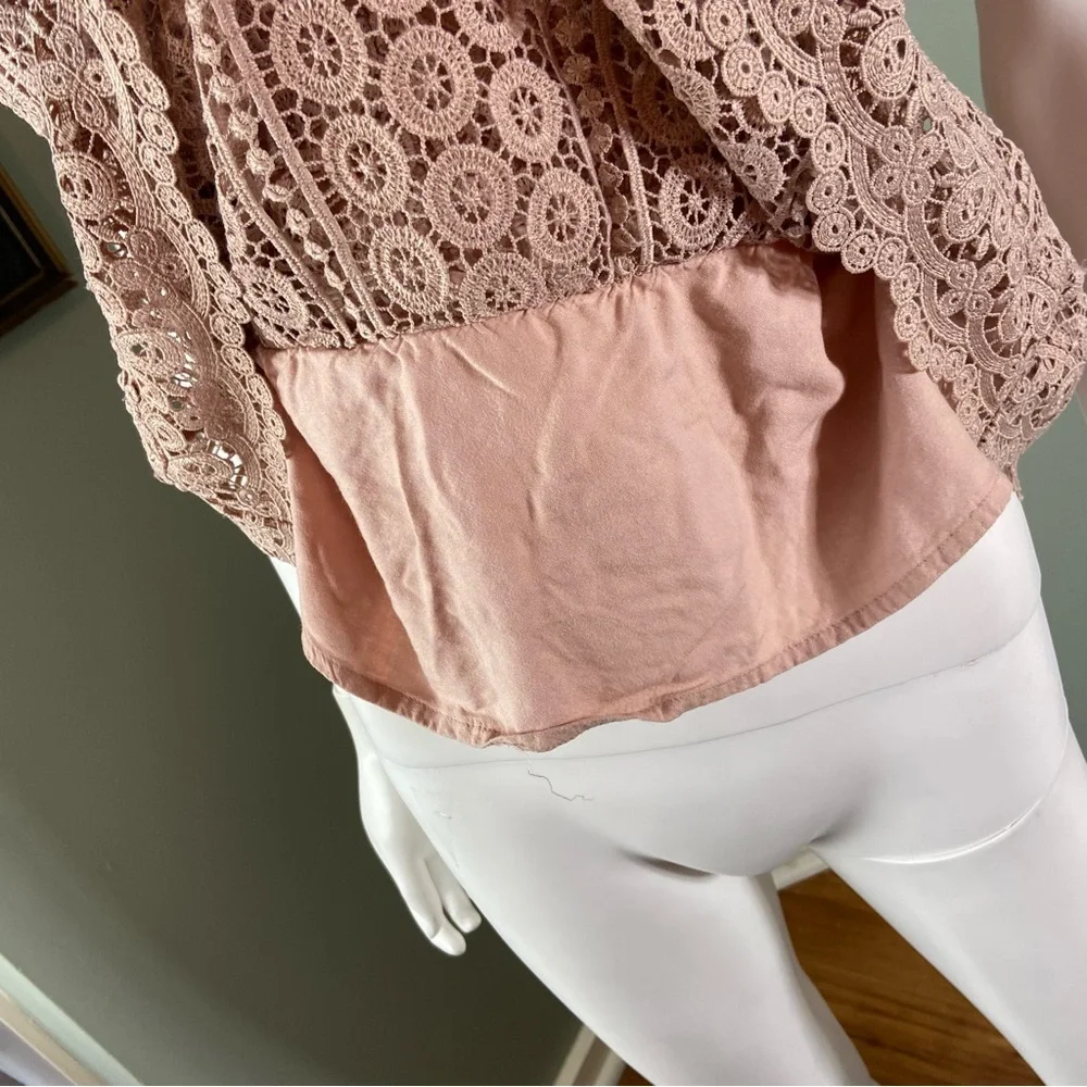 Abercrombie & Fitch delicate lace