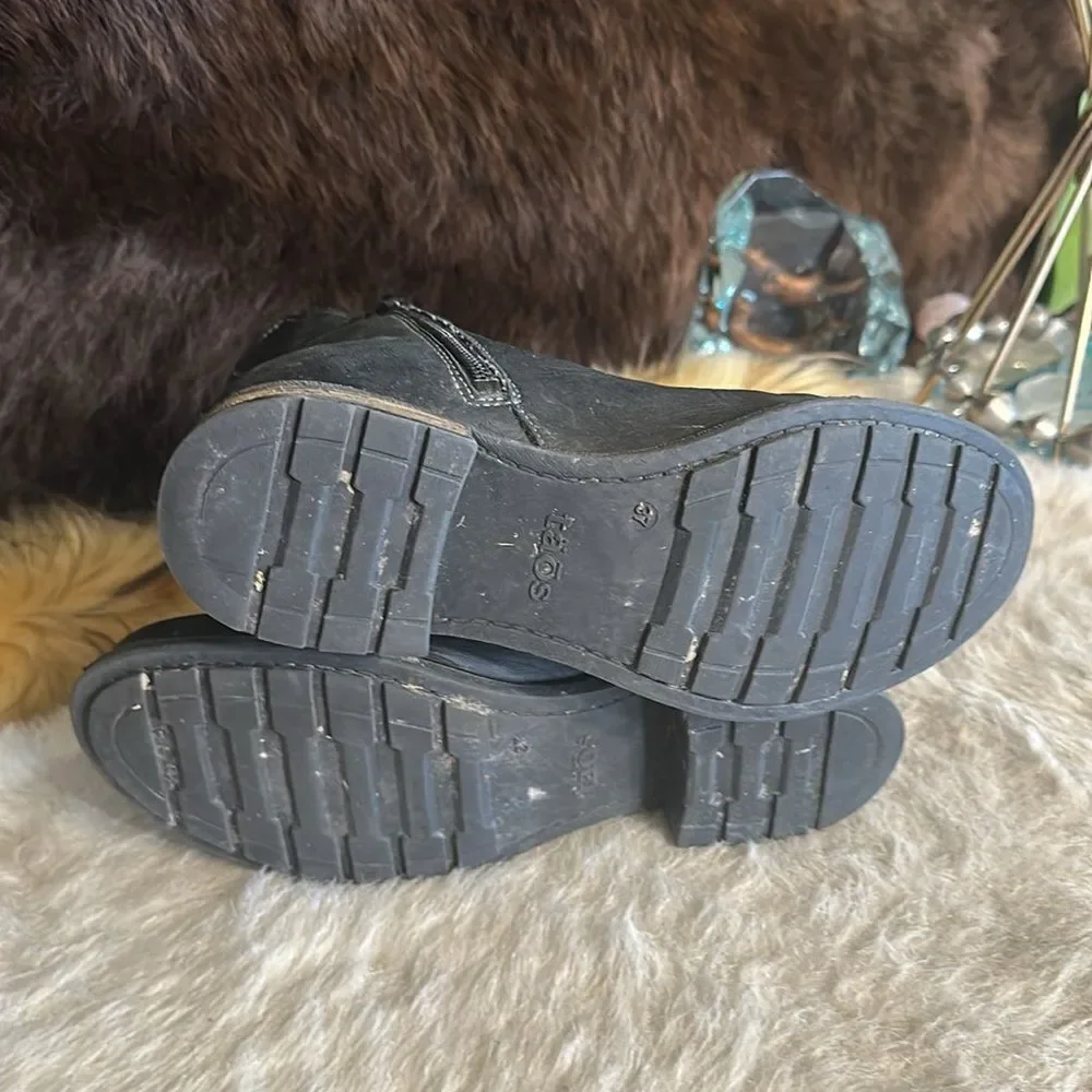 Taos Footwear nice pair