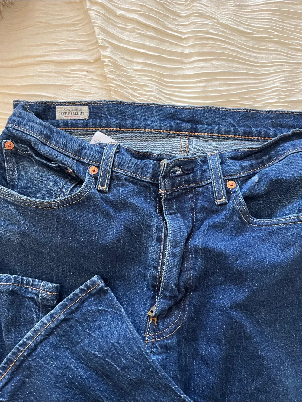 Levis straight leg