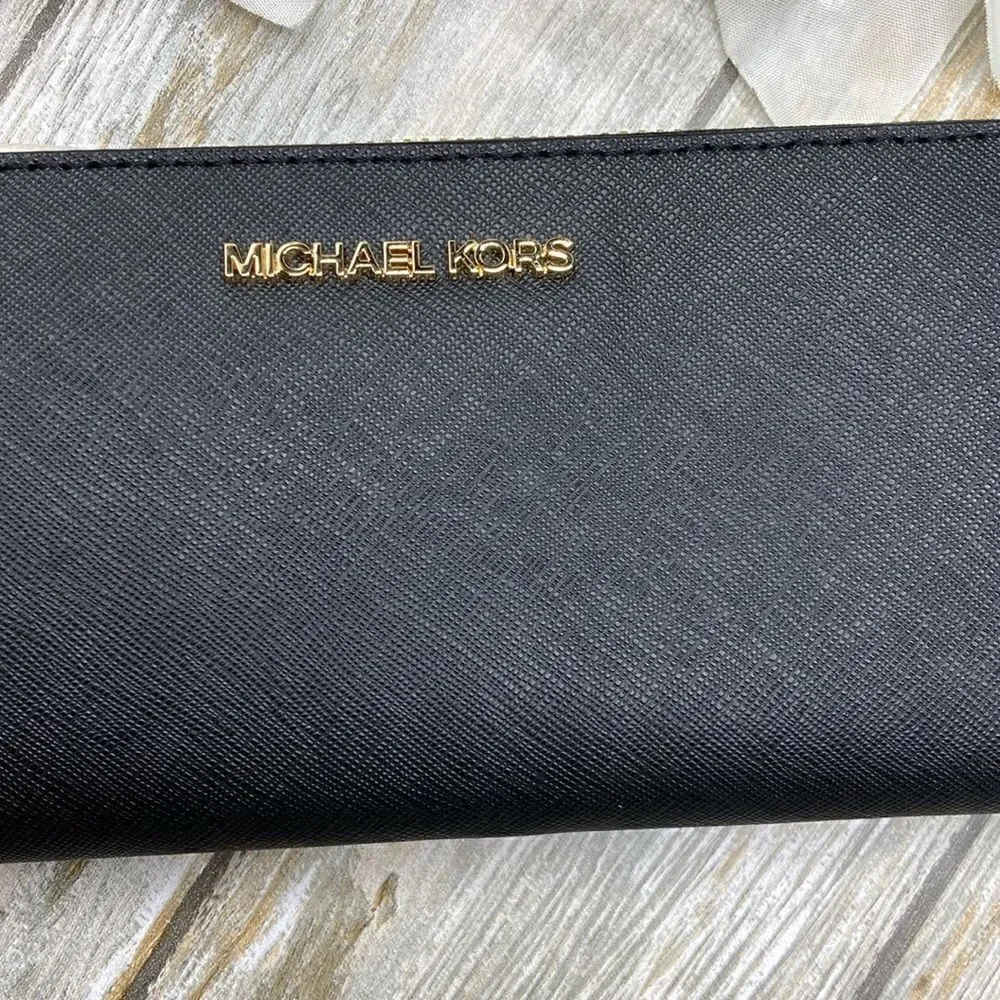 Michael Kors wallet saffiano