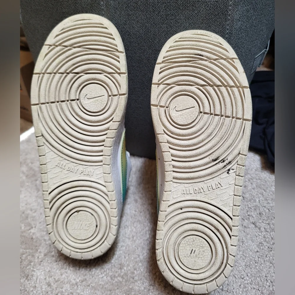 Nike these sneakers