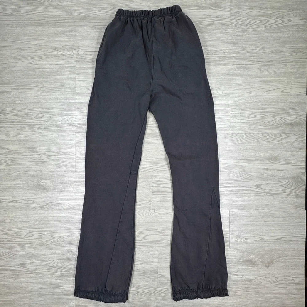 MNML *orders ship