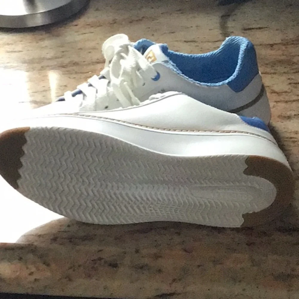 Cole Haan reposhing this