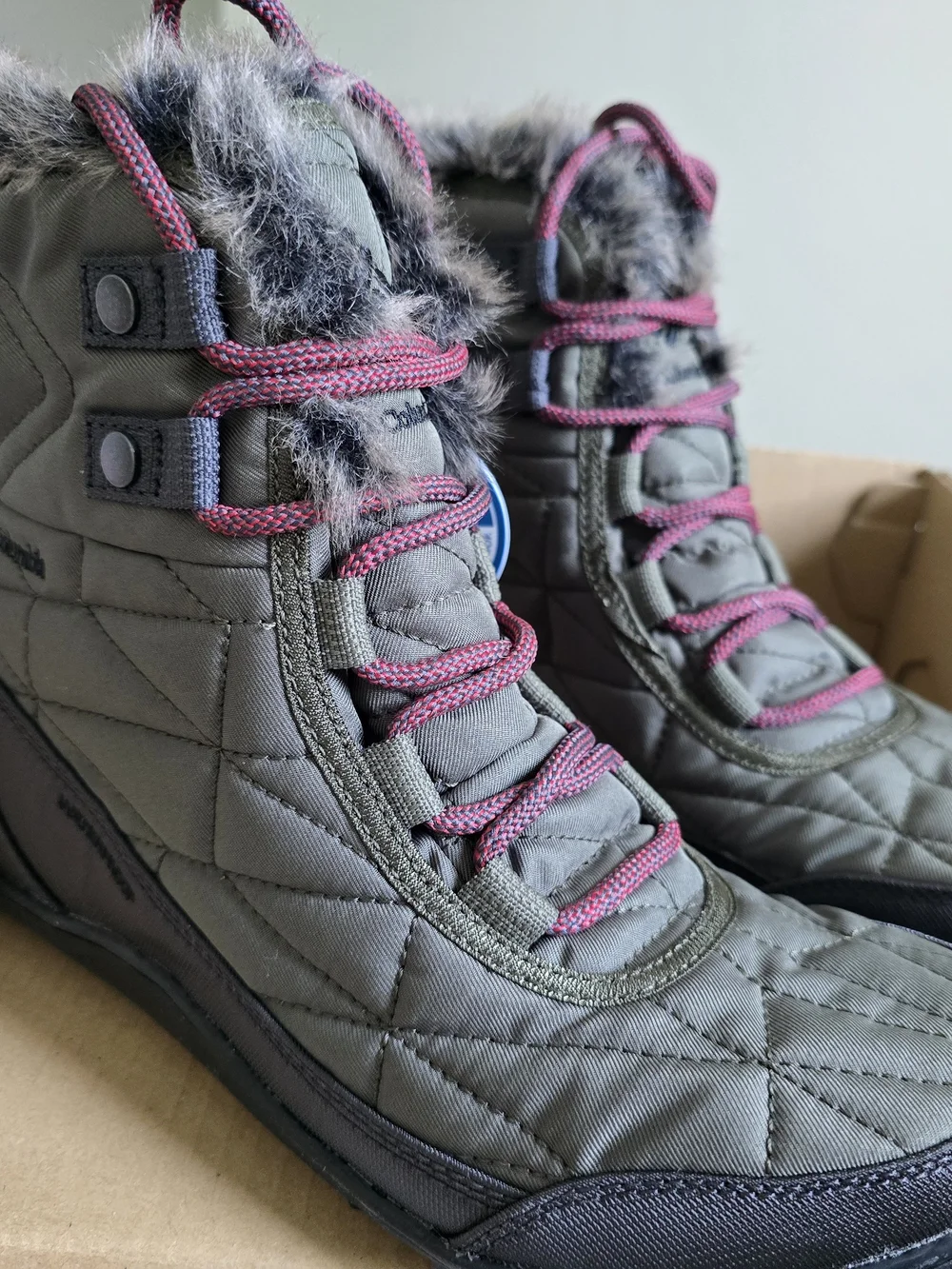 Columbia Sportswear Company comfortable burgundy