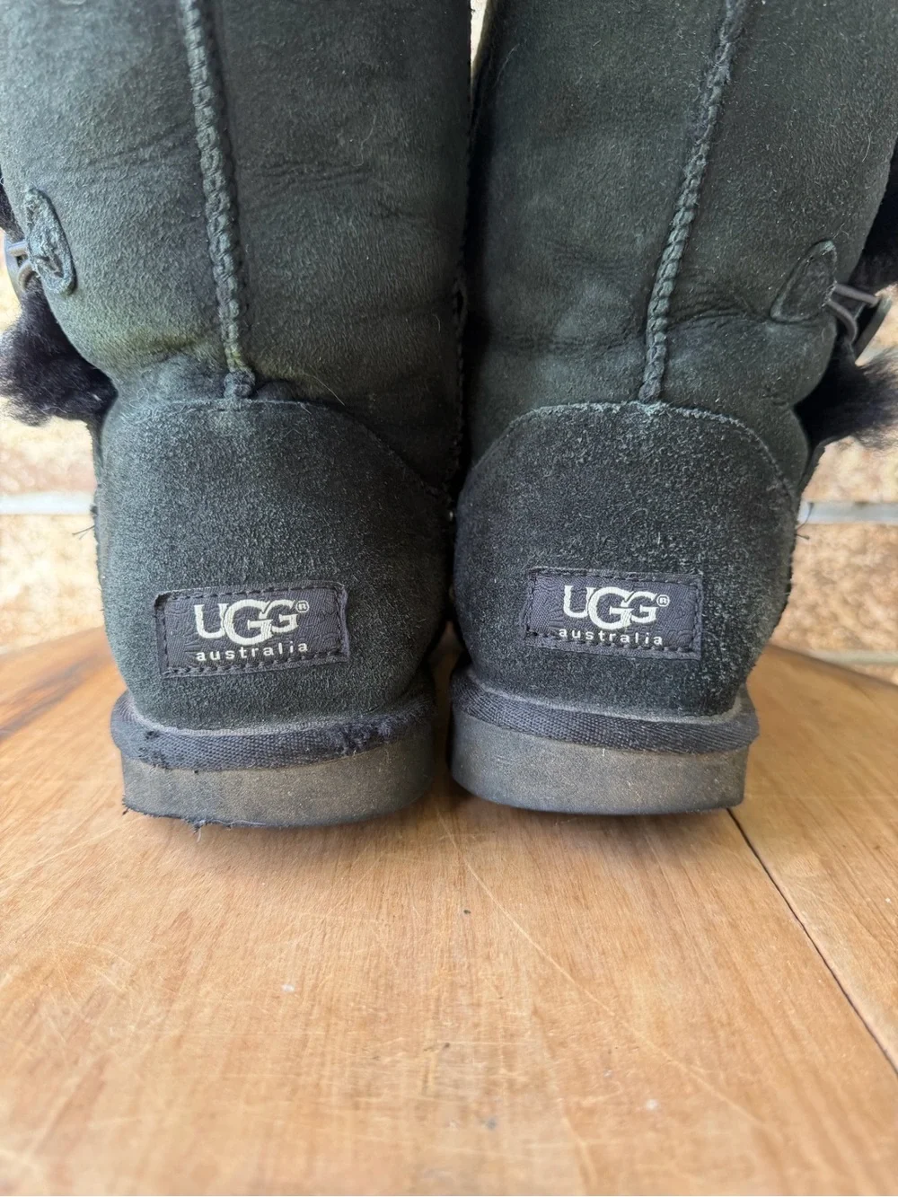 UGG bailey button
