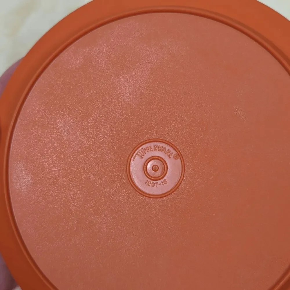 Tupperware vintage serve