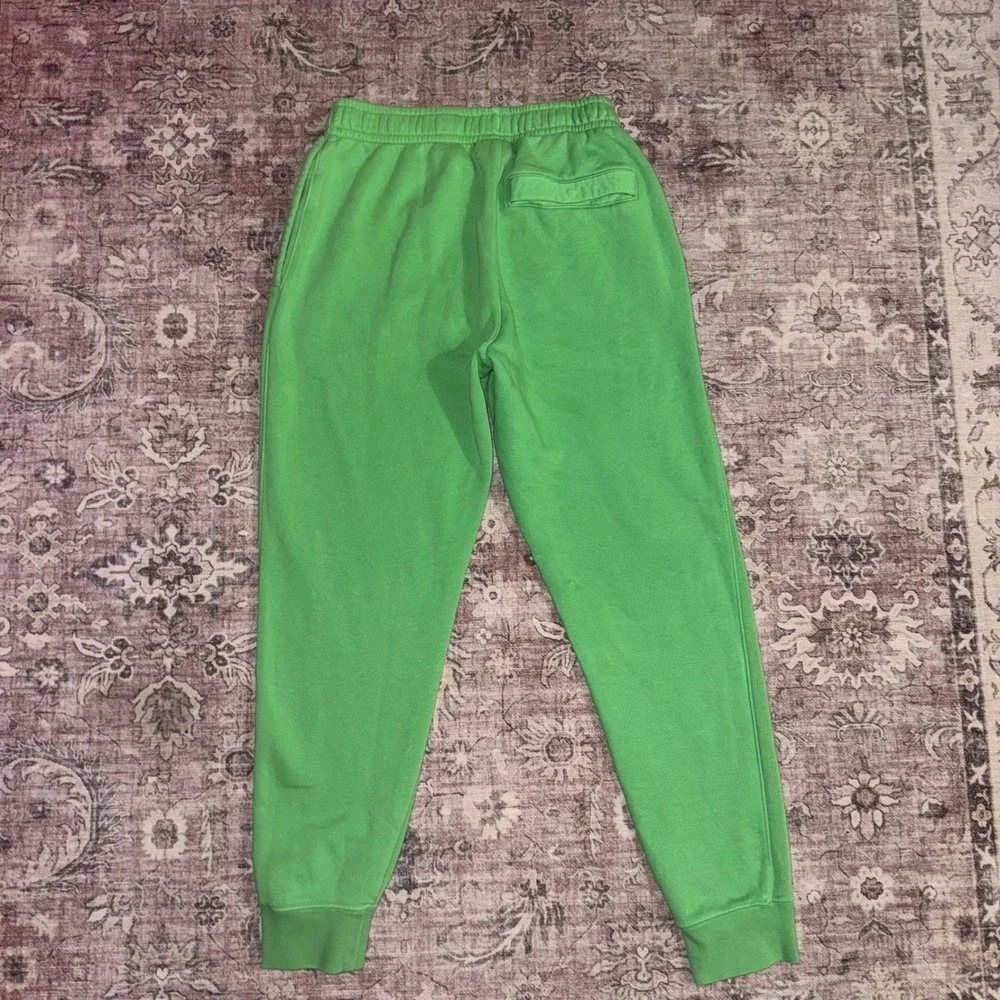 Nike sportswear club