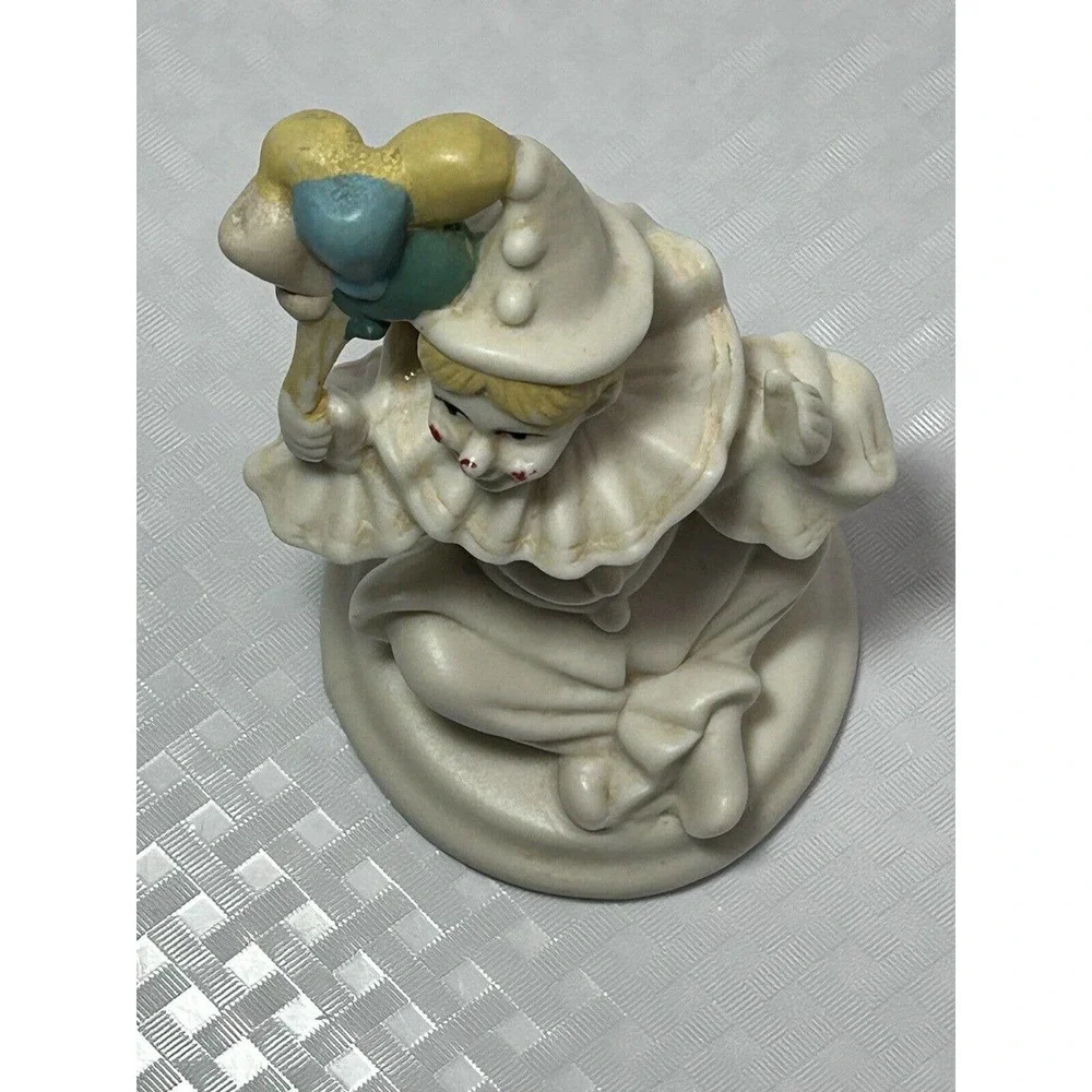 Unbranded vintage ceramic