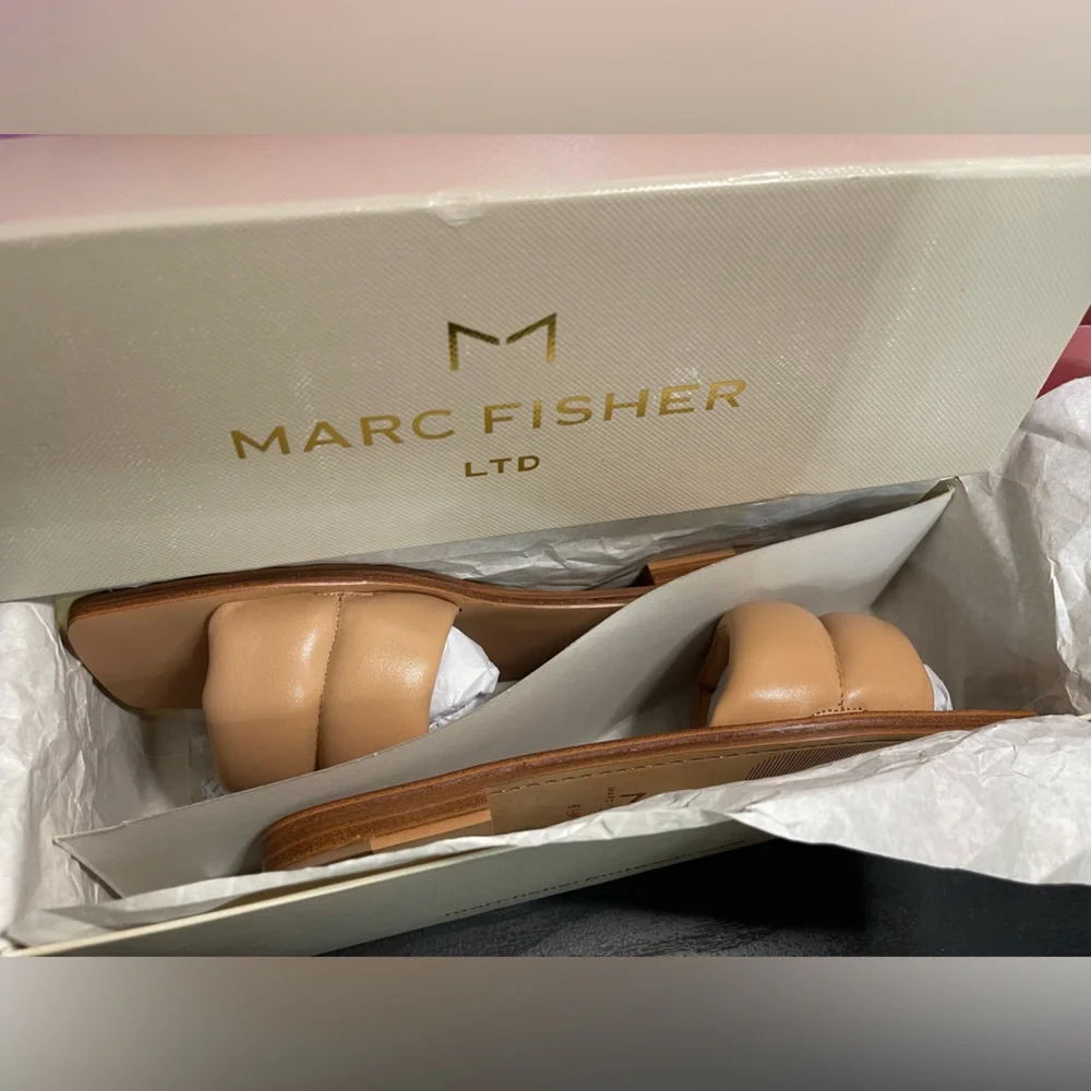 Marc Fisher clean modern