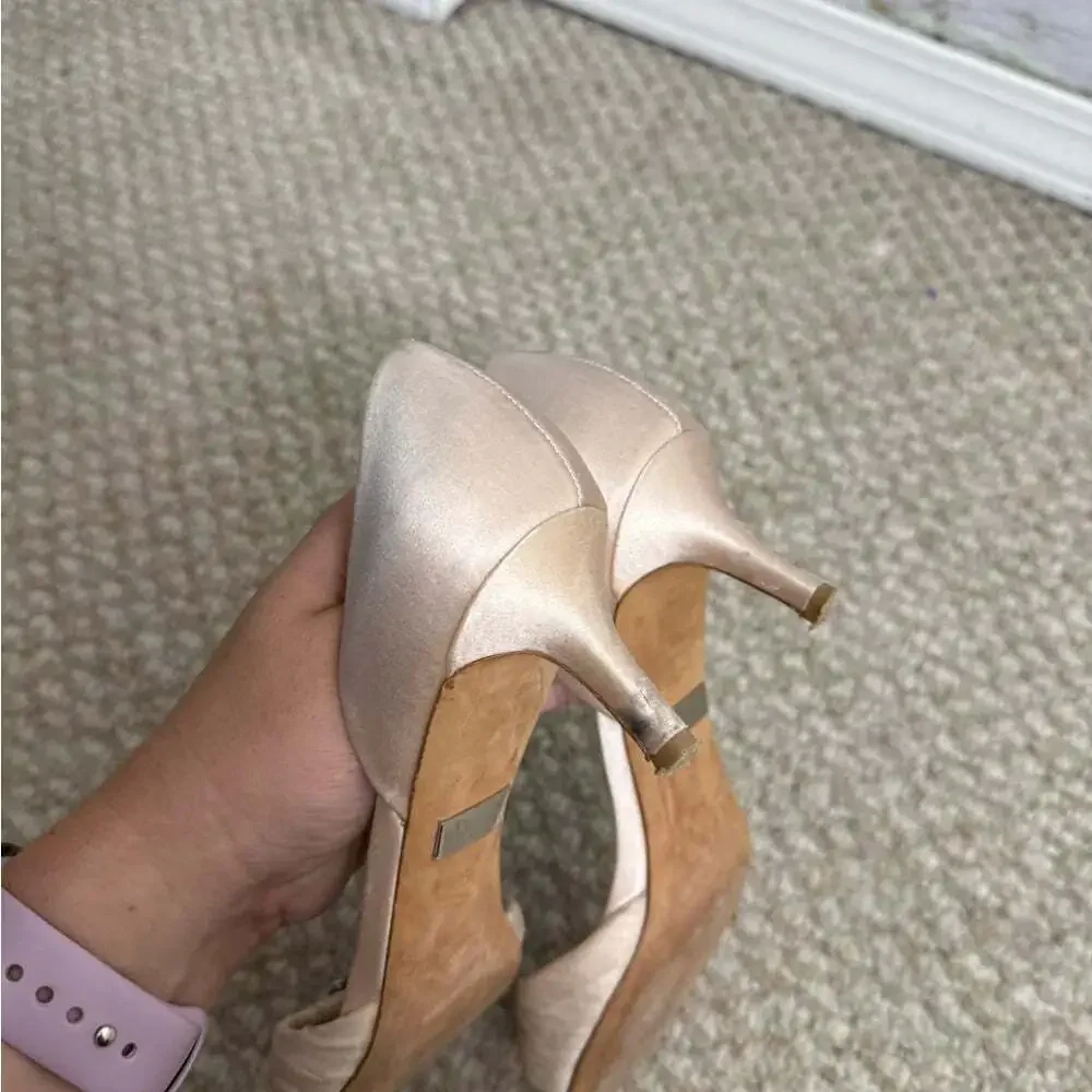 Badgley Mischka questions leave