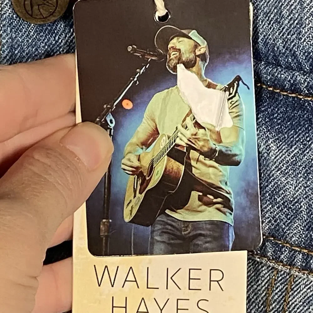 Walker Hayes men’s walker