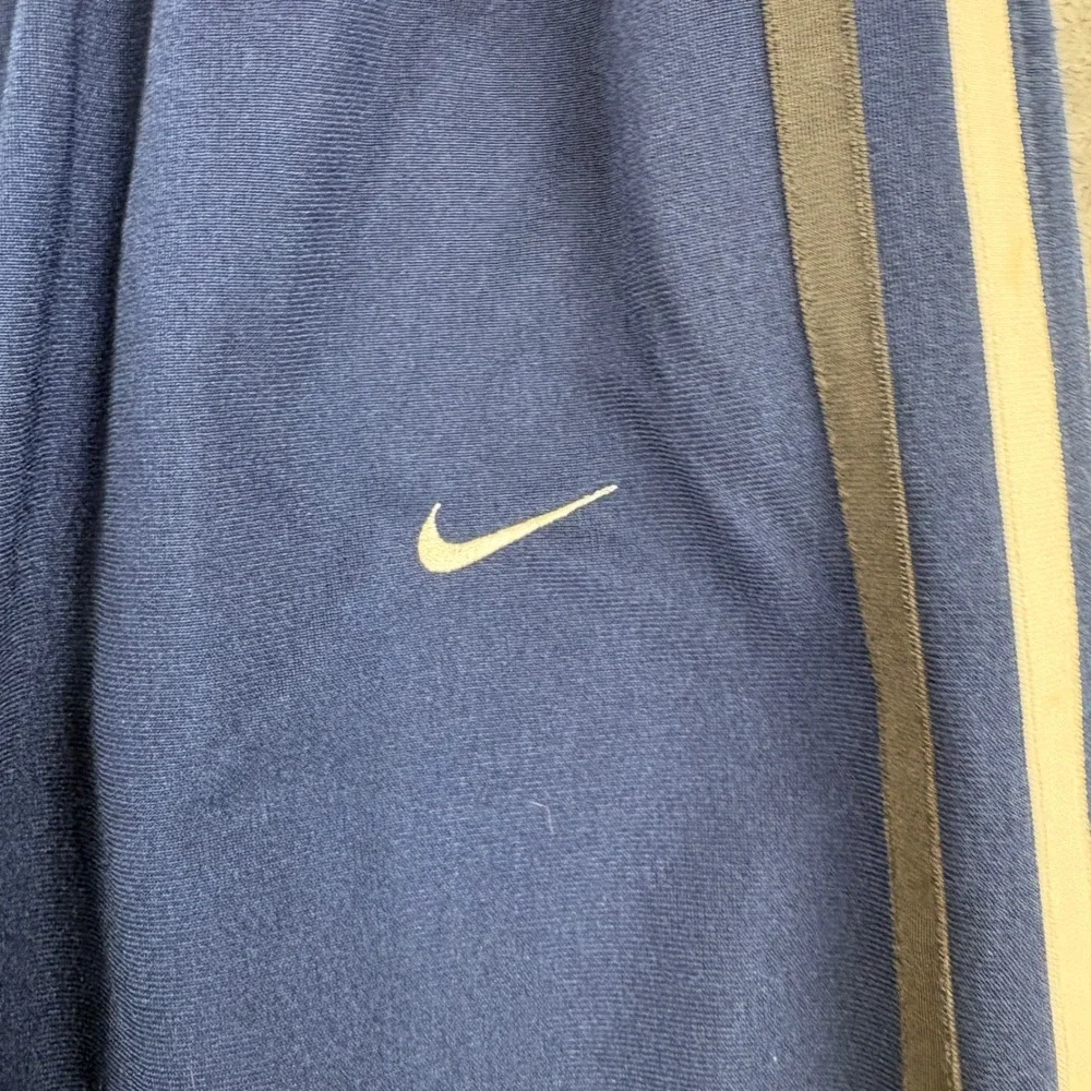 Nike embroidered swoosh