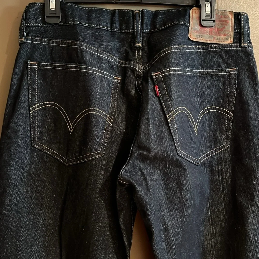 Levis excellent no