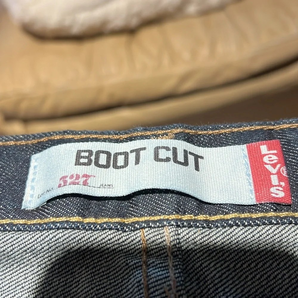 Levis excellent no
