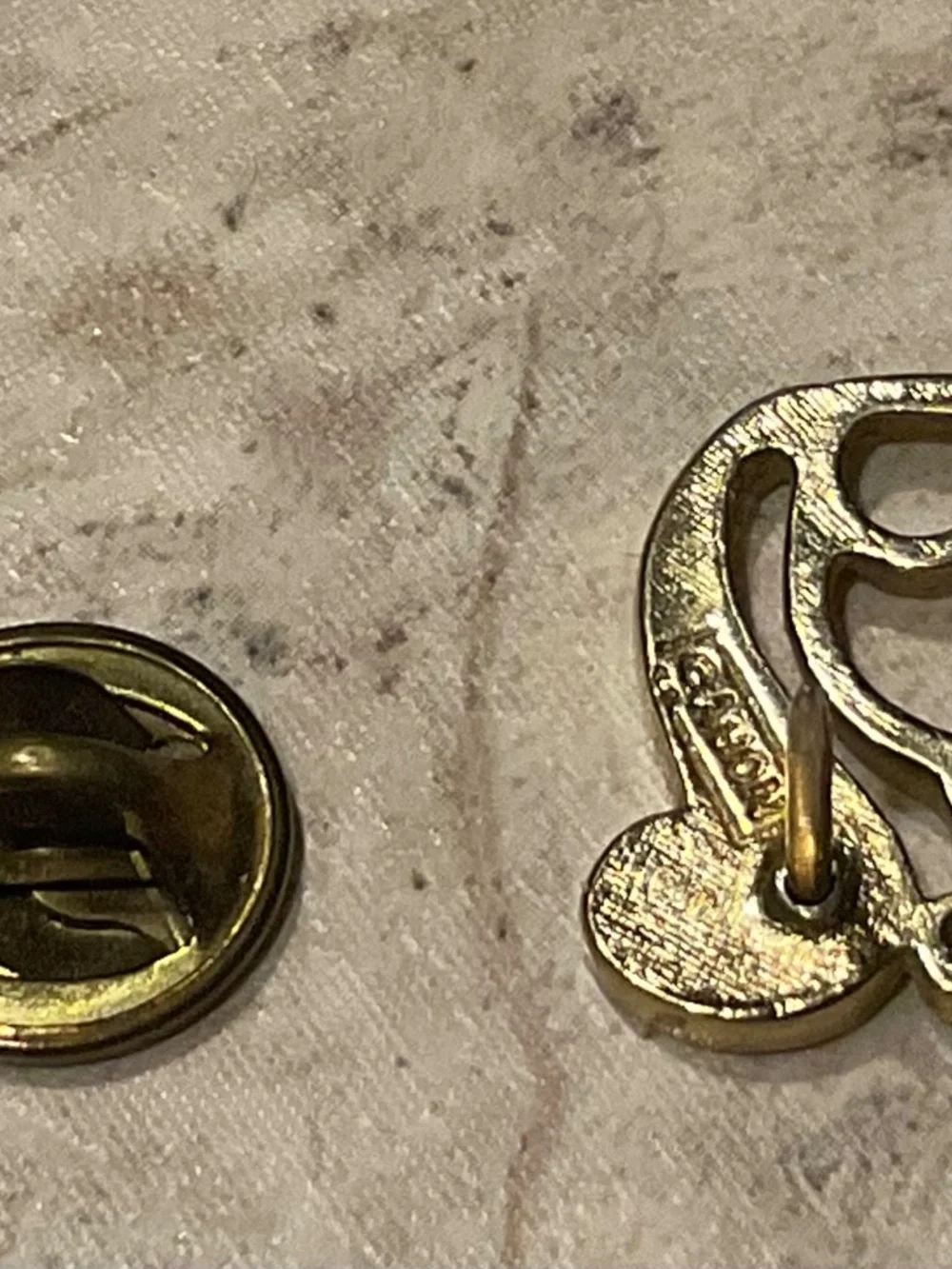 Avon vintage lapel