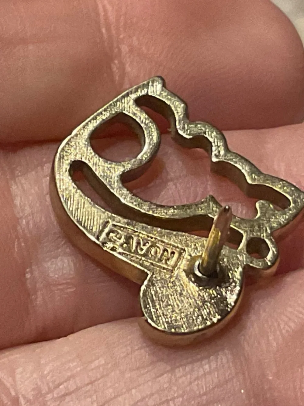 Avon vintage lapel