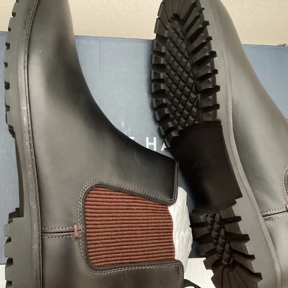 Cole Haan Men Chelsea Boots NIB size 10.5