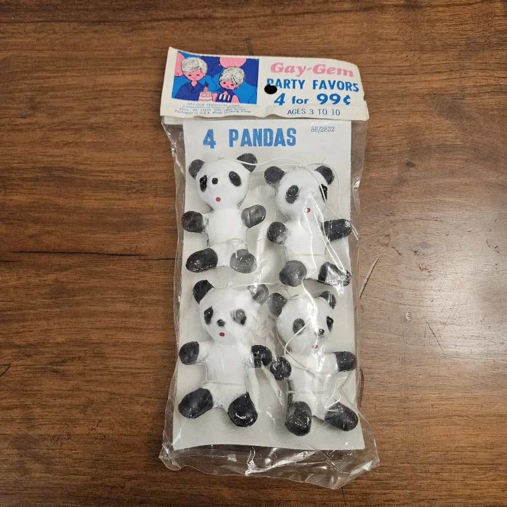 Gay-Gem 6 Party Favors Foam Pandas Vintage Hong Kong Sealed‎ Package