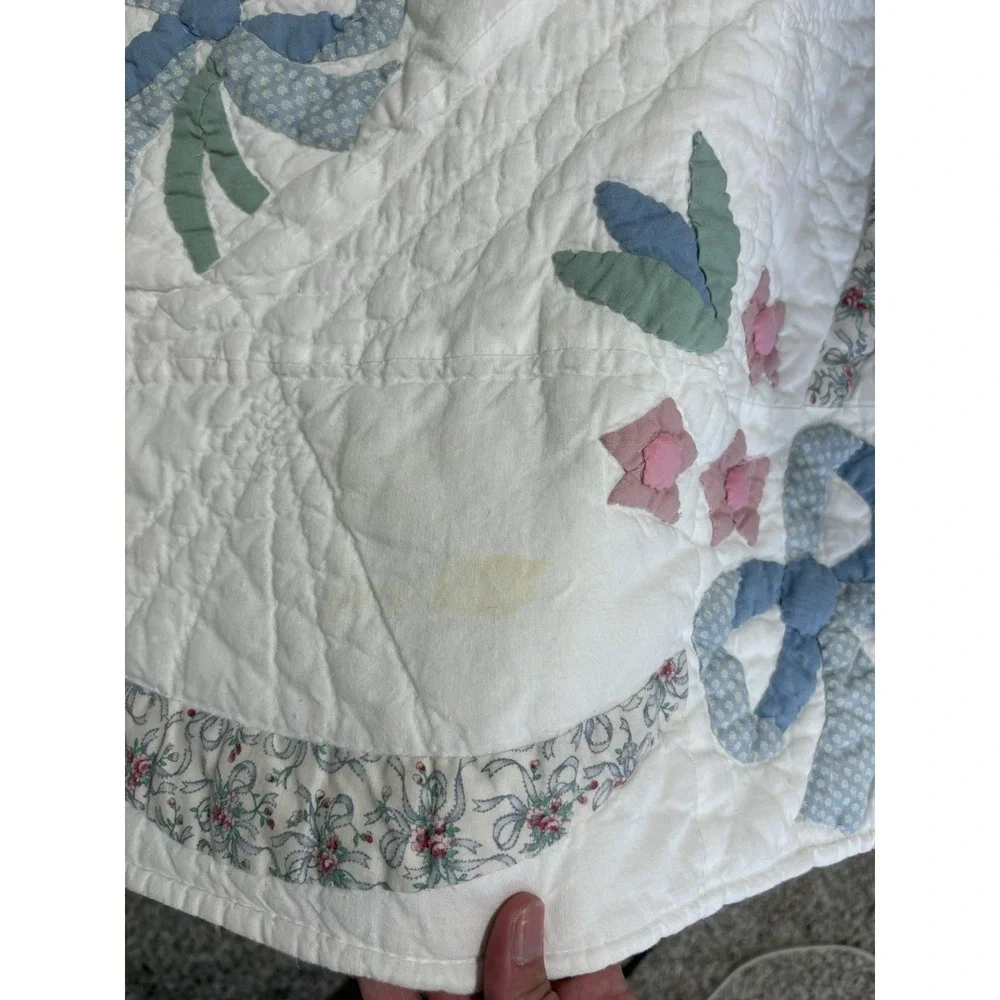 Arch Quilts appears be