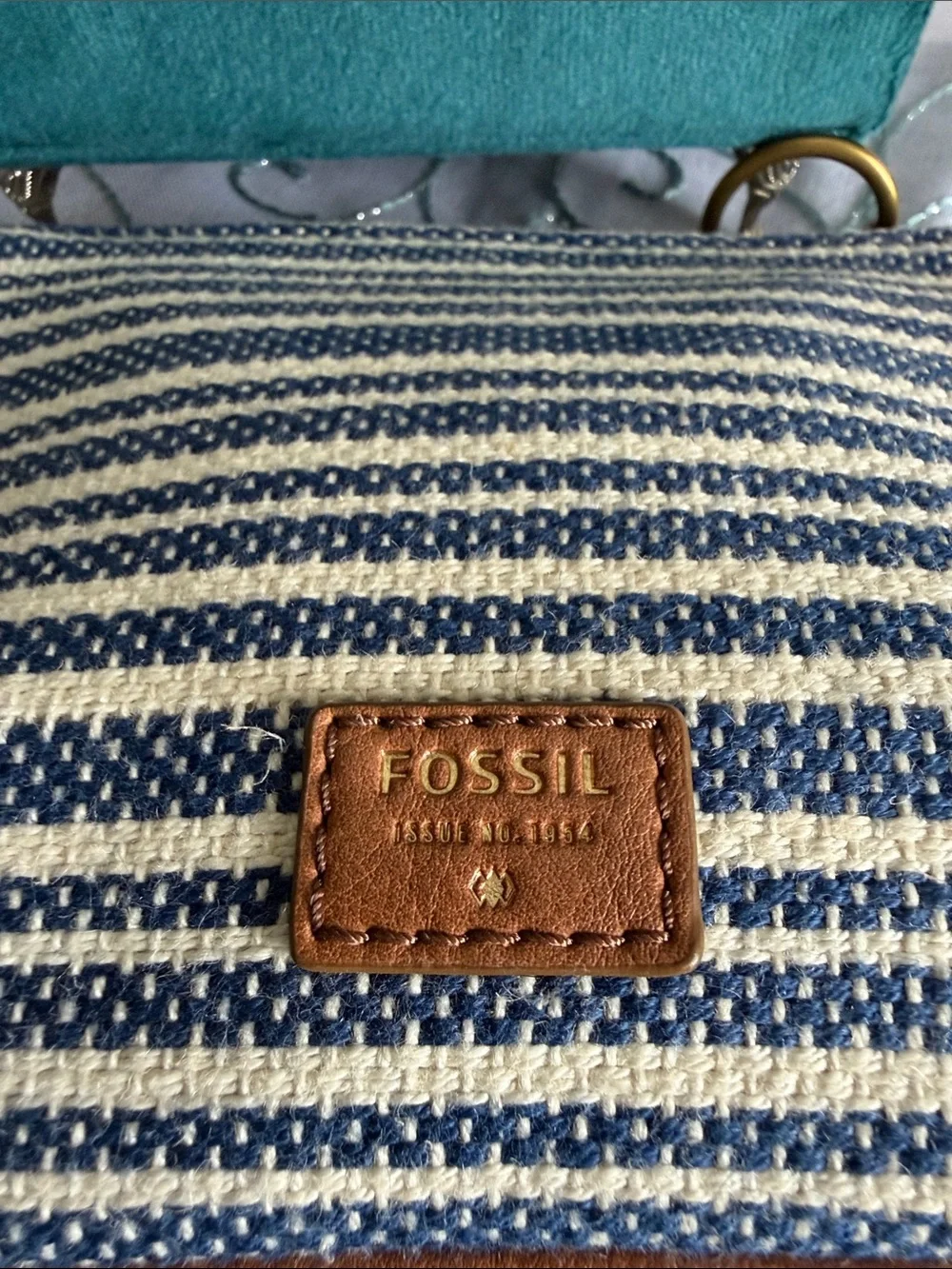 Fossil compact wristlet