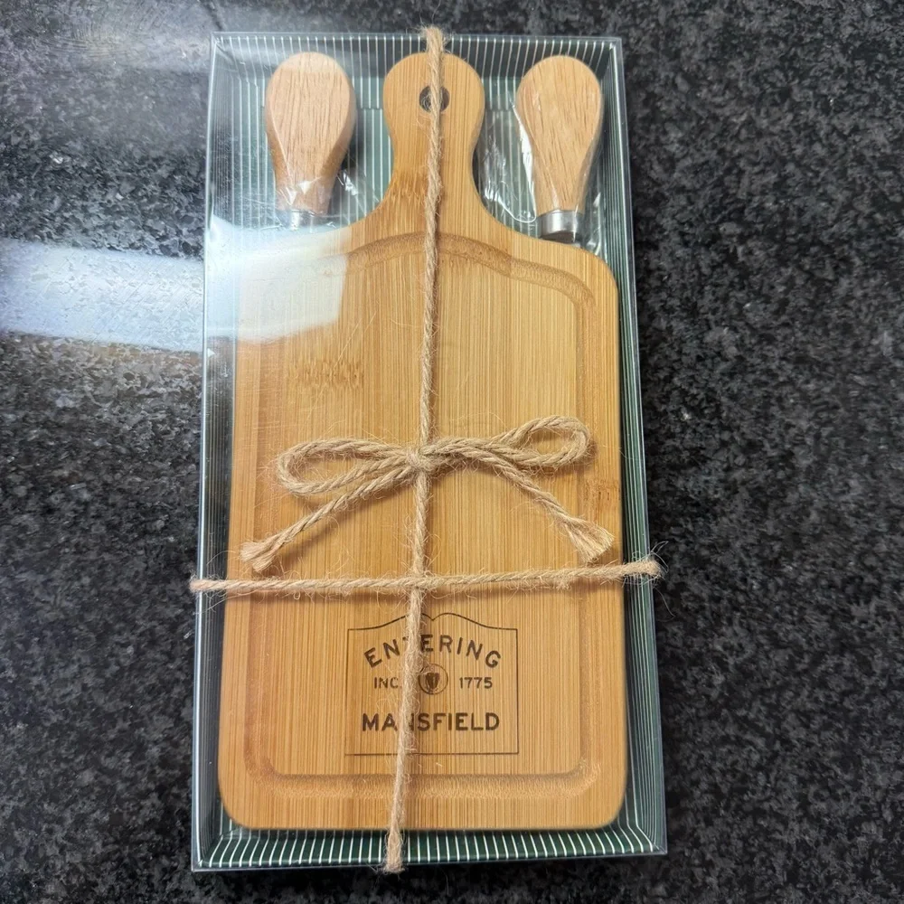 “Entering Mansfield” Cheese Board Set with Knives