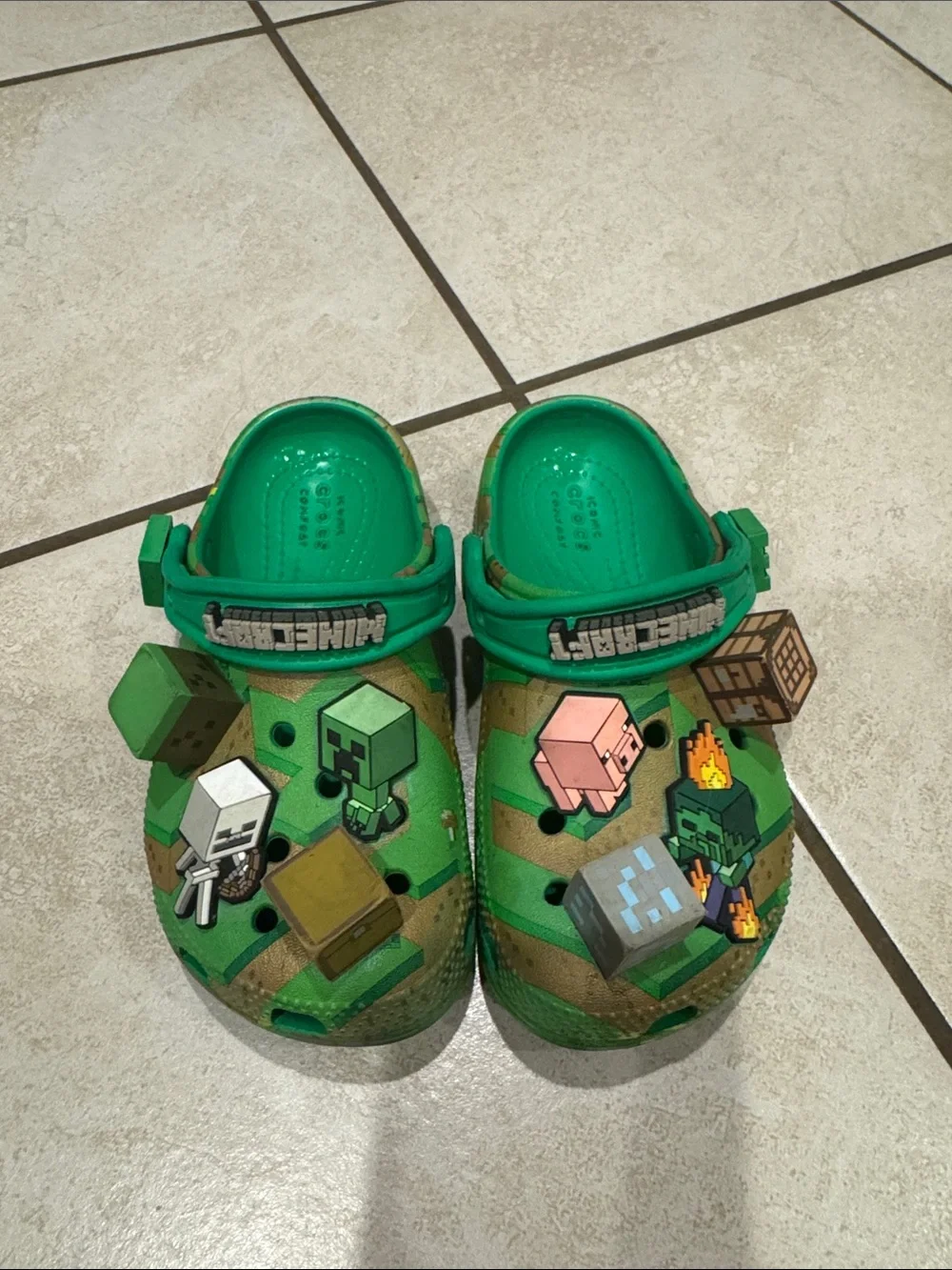 CROCS bright green