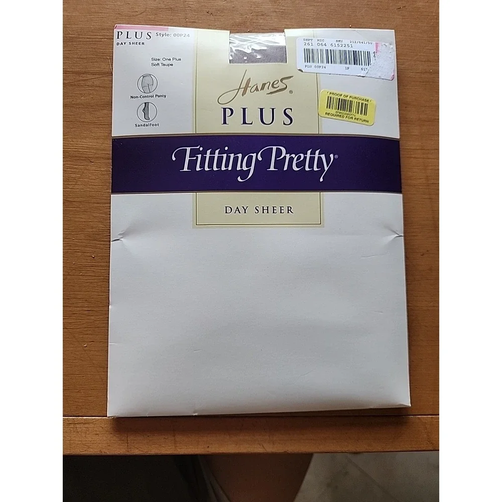 Hanes Plus Fitting Pretty Sandalfoot Day‎ Sheer Pantyhose 1Plus Soft Taupe