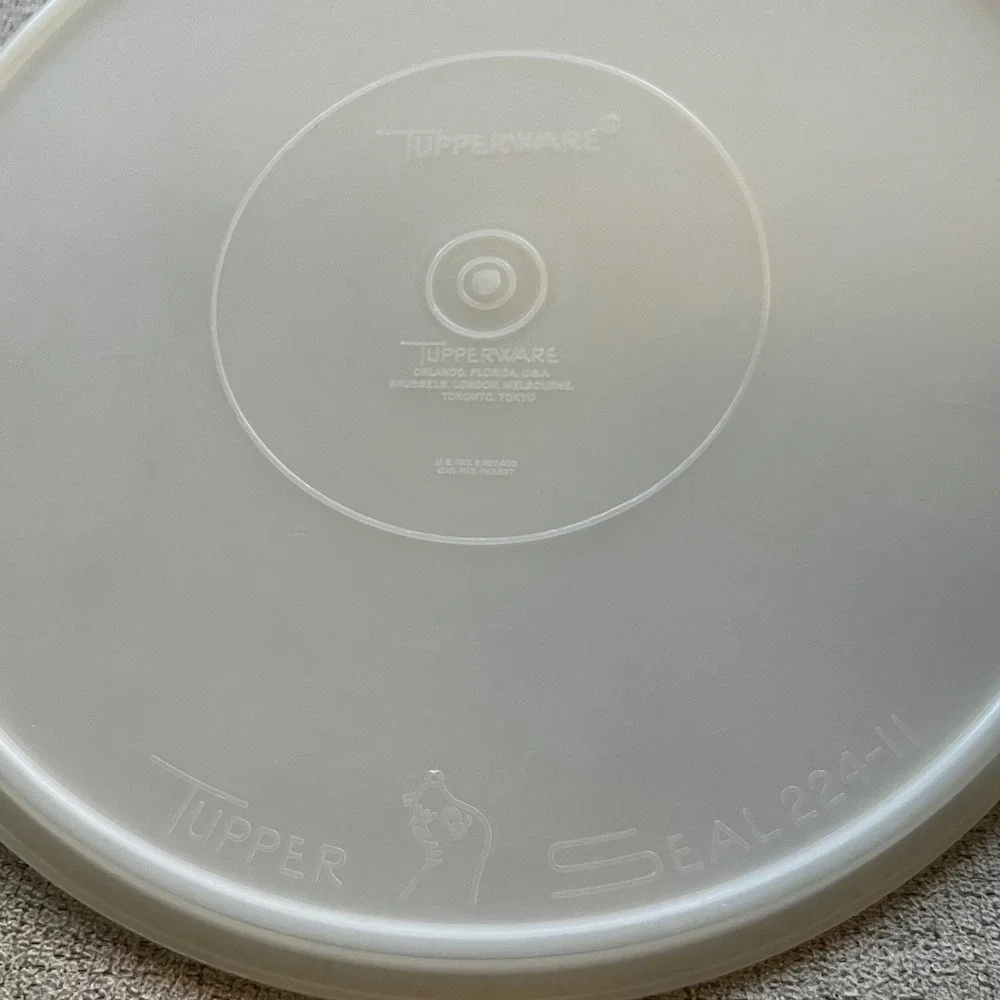 Tupperware vintage party