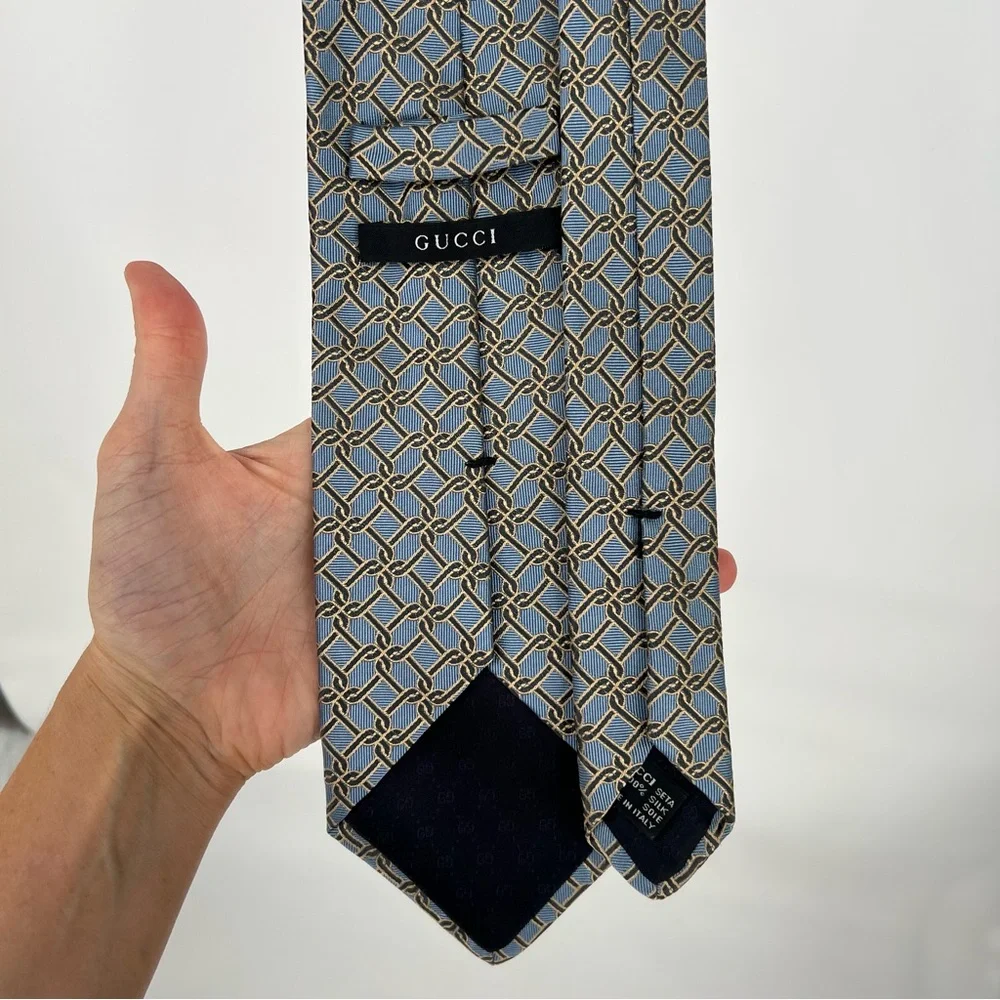 Gucci 100% silk