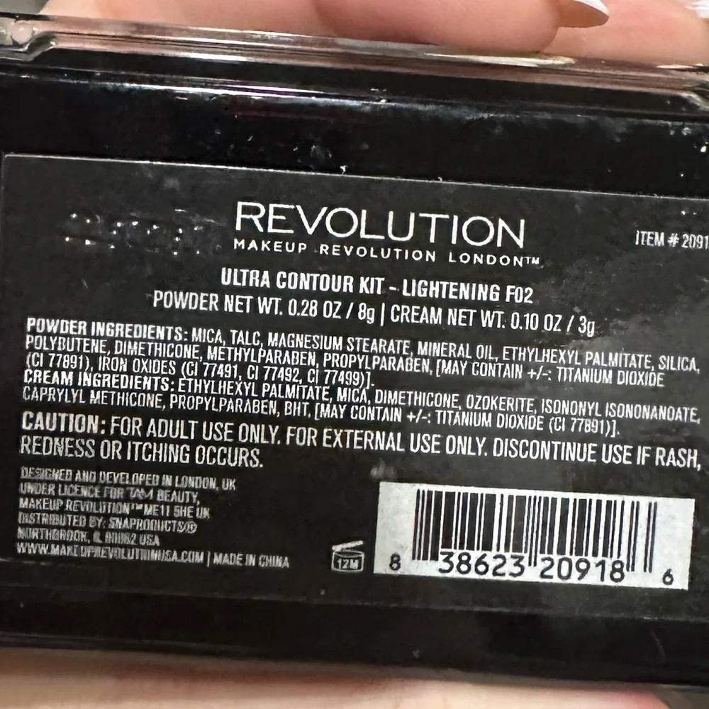 Makeup Revolution define sculpt