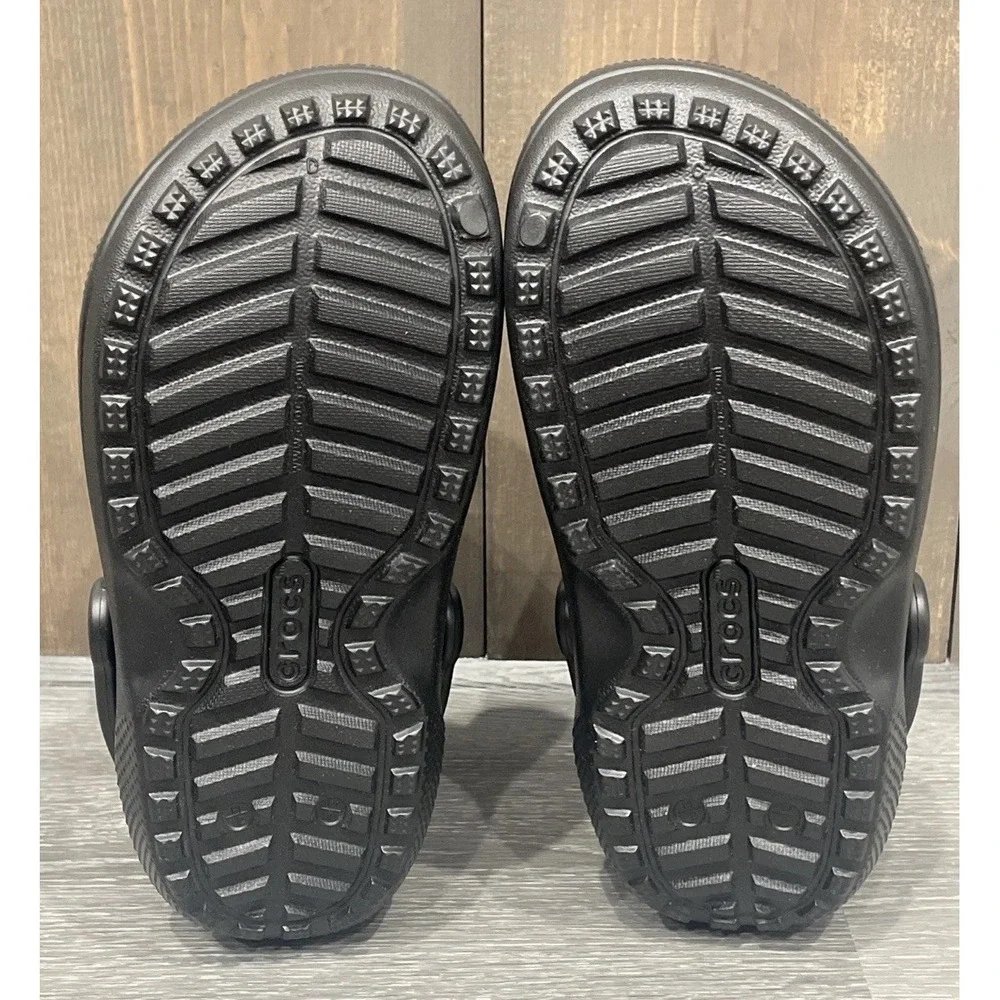 CROCS nwt classic
