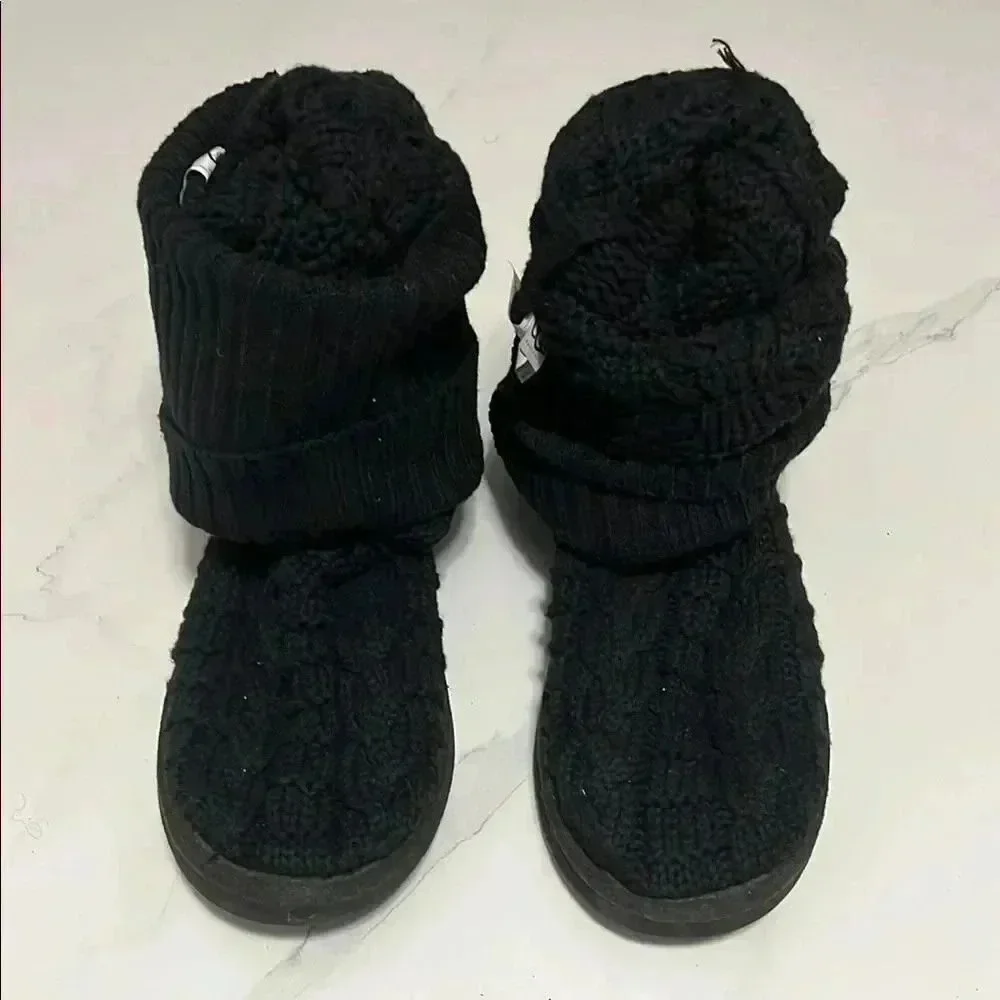 UGG stylish black