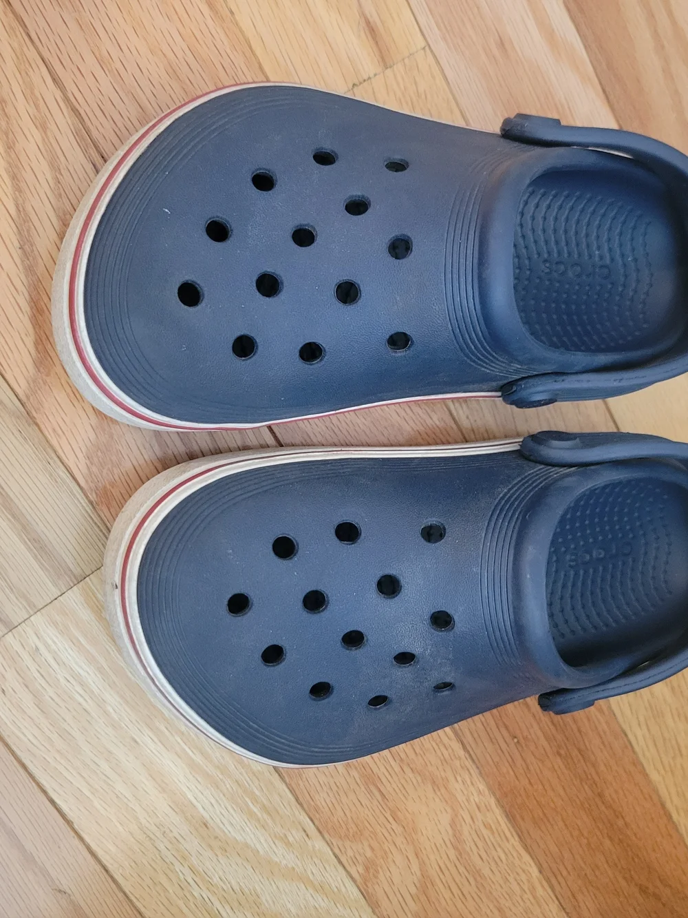 CROCS stripe 13c