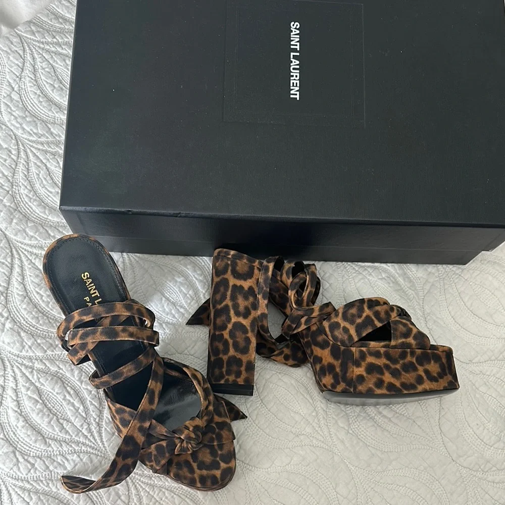 Saint Laurent ships original