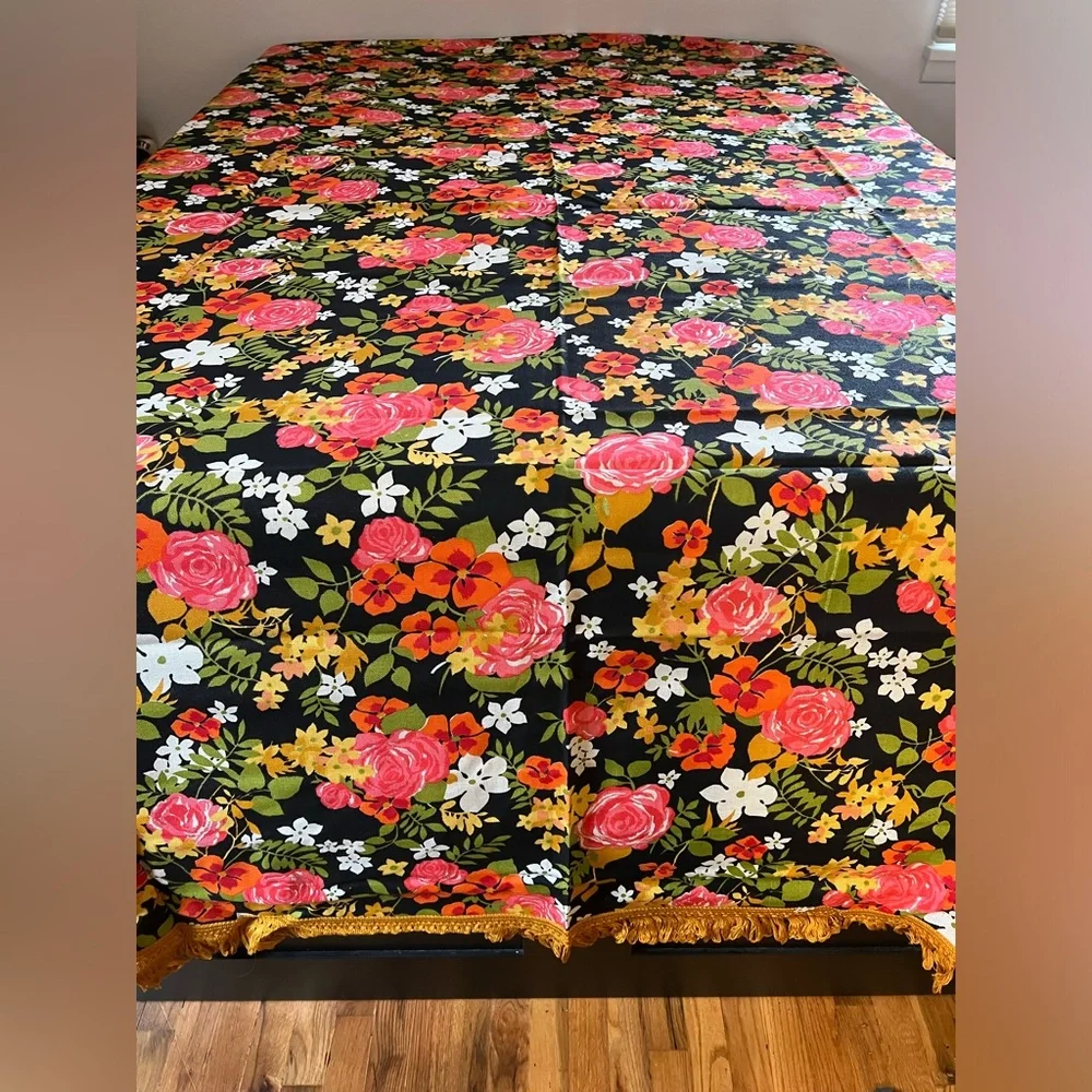 Vintage Deadstock Floral 70s Bedspread w/ Fringe by Cannon Royal Family