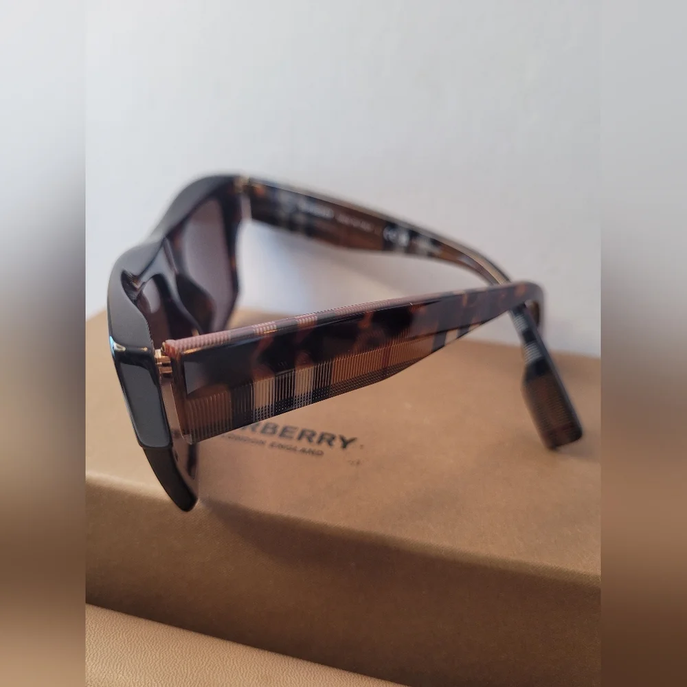 Burberry elevate your