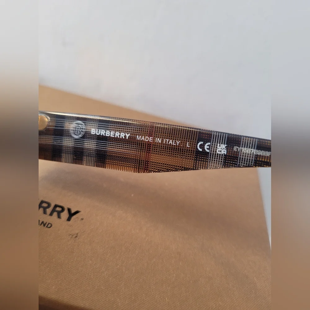 Burberry elevate your