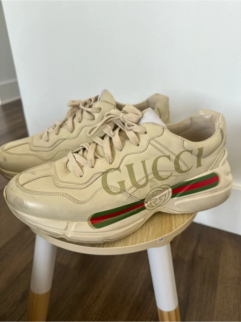 Gucci cream leather