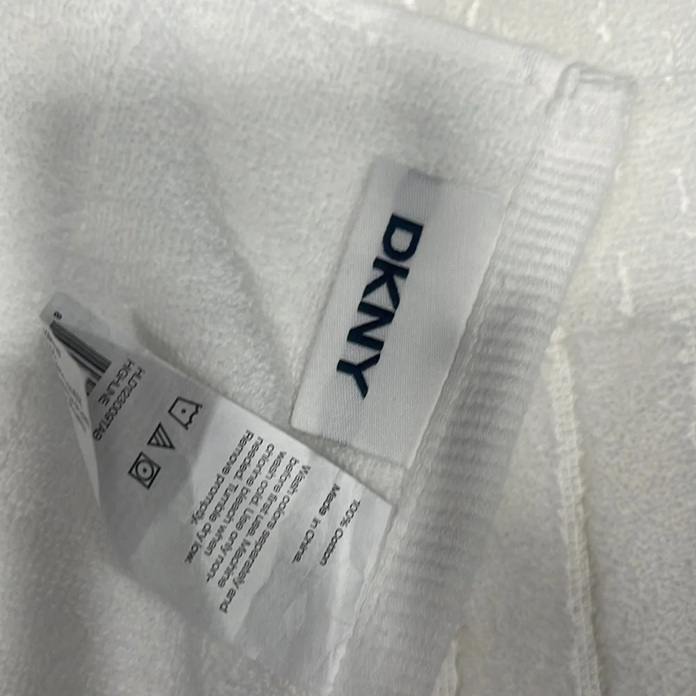 Dkny bath towel